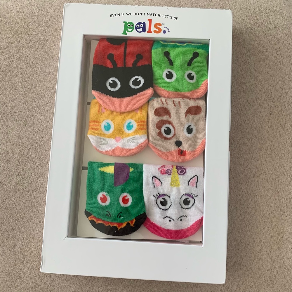 ❌ Pals socks for kids 6-12 month - Picture 1 of 3